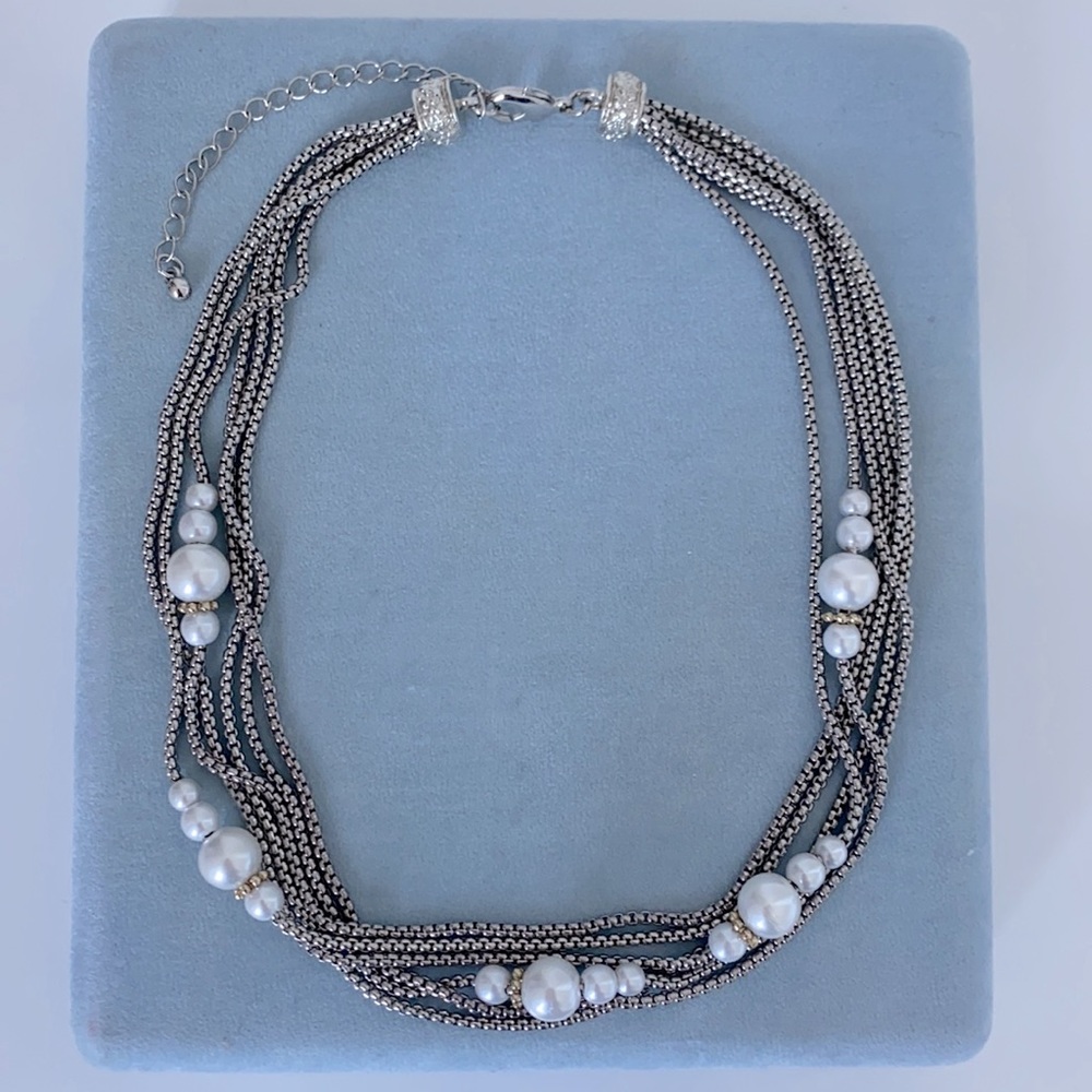 Stunning Sterling silver with white pearl necklace